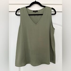 Quince Washable Silk Stretch V-Neck Tank NWOT